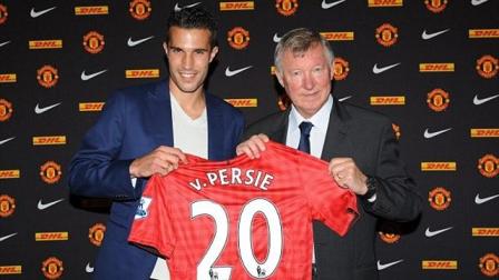 تقارير صحفية: فان بيرسي اقترب رحيله عن أولد ترافورد