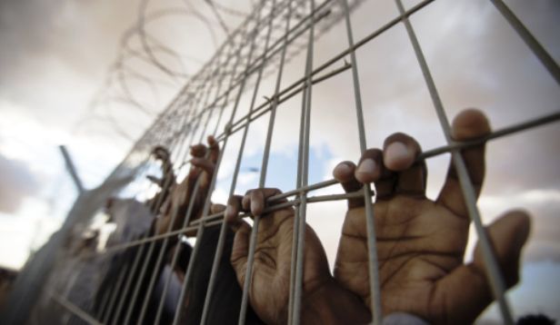 الأسرى الإداريون يواصلون مقاطعة محاكم الاحتلال