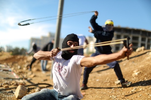 97 شهيدا و12 ألف مصاب منذ بدء انتفاضة القدس