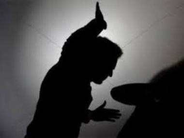 شاب يقتل أخيه ويصيب والده بجروح خطرة شمال القدس