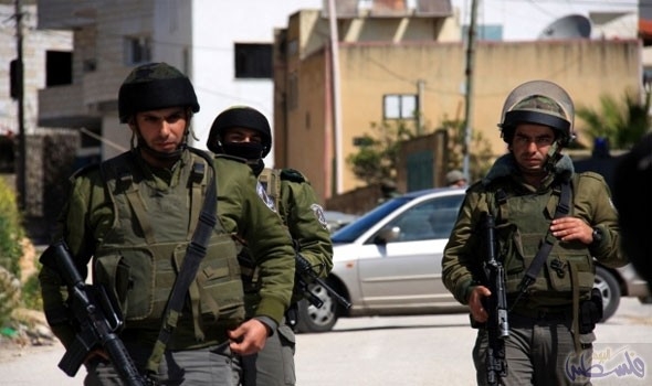 قوات الاحتلال تقتحم سطح مرحبا وشارع القدس في البيرة