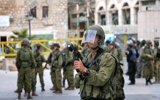 قوات الاحتلال تعتقل سيدة وفتى من القدس