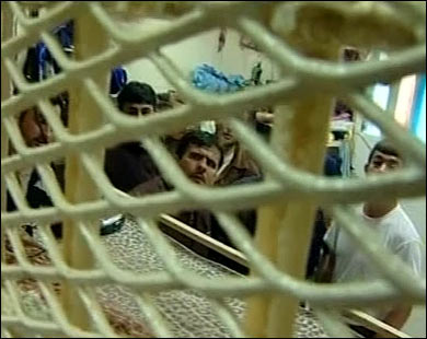 الاحتلال يمنع أسرى الجهاد في 