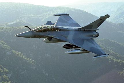 إرتفاع عدد القتلى إلى 100 جراء قصف الطيران السعودي لمعسكر موالي لمنصور بالخطأ