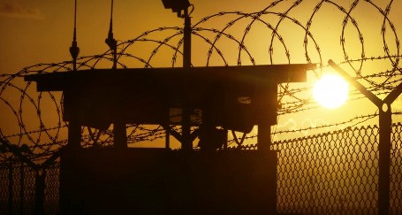 3 أسرى يدخلون اعواما جديدة داخل معتقلات الاحتلال