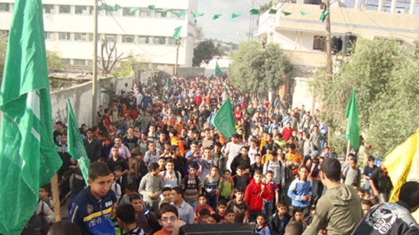 مسيرة حاشدة بغزة دعما لمطالب الفصائل الفلسطينية بالمفاوضات