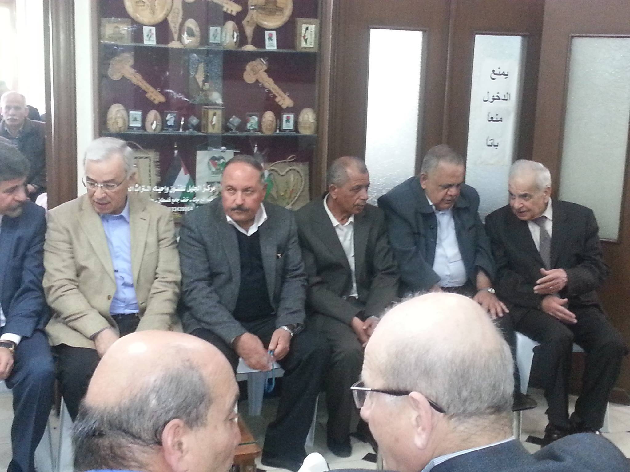 سفارة فلسطين في دمشق تنظم وقفة تضامنية مع الأسرى