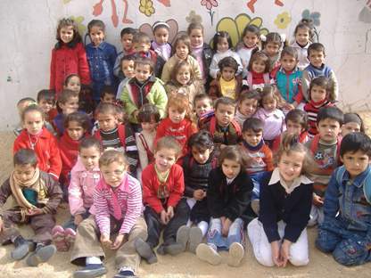 بلدة قباطية في جنين تتسلم مشروع روضة أطفال الهلال الأحمر 