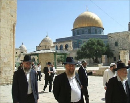 السلطة الفلسطينية: الاحتلال بدأ فعلياً بتقسيم زماني للأقصى المبارك 