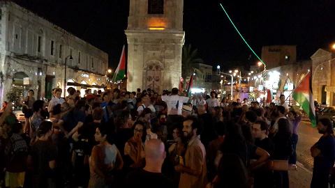 أهالي يافا المحتلة يطالبون بوقف العدوان الاسرائيلي على غزة