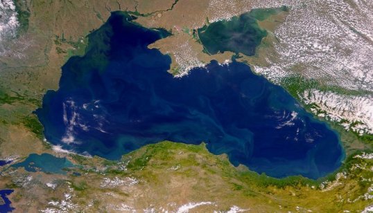 العثور على أجزاء من الطائرة الروسية في البحر الأسود