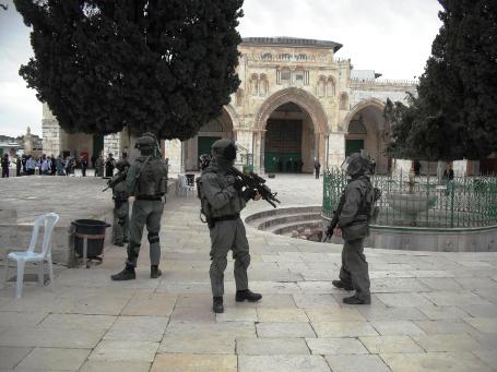 القدس.. الاحتلال يُخلف خرابا بمرافق الأقصى والمستوطنون يجددون اقتحاماتهم