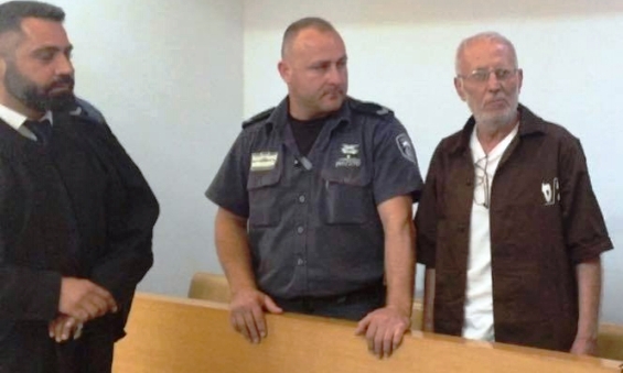 تميم يونس يقوم بأول زيارة لعميد الأسرى