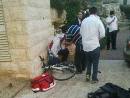 مستوطن ناج من عملية القدس يروي ما حصل