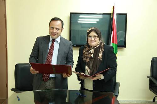 الأغا توقع اتفاقية تعاون مشترك مع اليونسكو بقيمة 40 ألف دولار