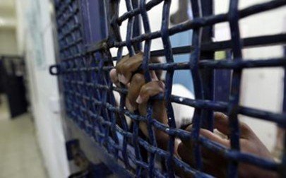 4 أسرى يدخلون أعواماً جديدة في معتقلات الاحتلال