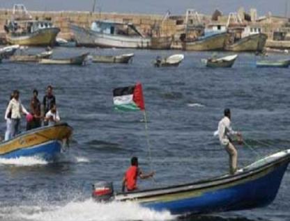 لليوم الثاني.. زوارق الاحتلال تستهدف مراكب الصيادين والمزارعين بغزة