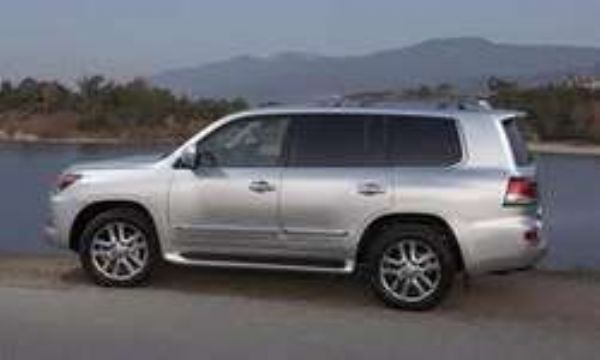 استغل منصبه كرئيس بلدية فأجبر الشرطي على غسل سيارته