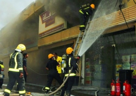 السيطرة على حريق في محل تجاري وسط رام الله