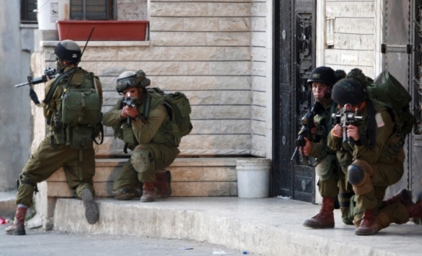 بالأسماء.. الاحتلال يعتقل 22 فلسطينياً في الضفة بينهم كوادر من الجهاد