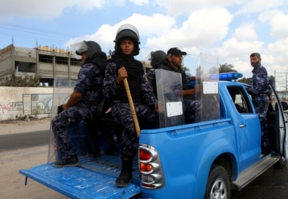 شرطة غزة تلقي القبض على هاربين من العدالة  