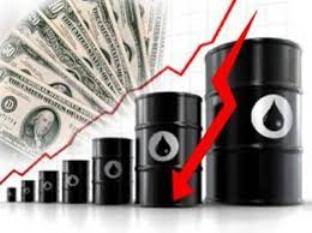النفط يهبط 4 دولارات اليوم مع تراجع الطلب 