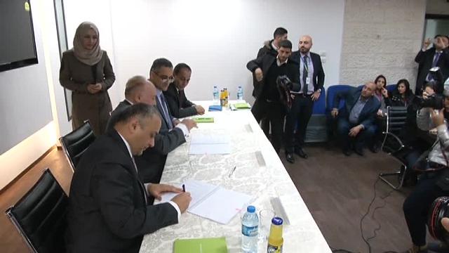 الاتصالات توقع تجديد ترخيص شركة 