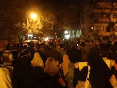 الكهرباء تعود جزئيا لرفح بعد تظاهرة احتجاج