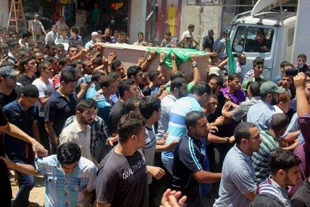 غزة تشيع رفات الشهيد مؤمن البطش