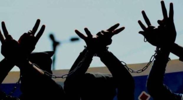 3 أسرى يدخلون أعواماً جديدة بمعتقلات الاحتلال