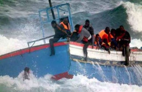 مقتل 13 شخصاً في اصطدام مركب للمهاجرين بعبارة قبالة سواحل تركيا