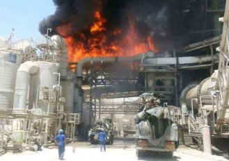 حريق مصنع في ديمونا بالنقب المحتل