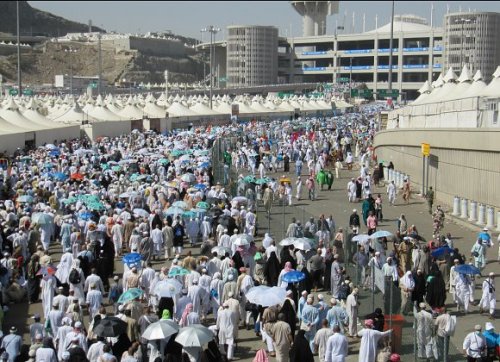 الحجاج المتعجلون يغادرون مشعر منى اليوم بعد رميهم الجمرات الثلاث   