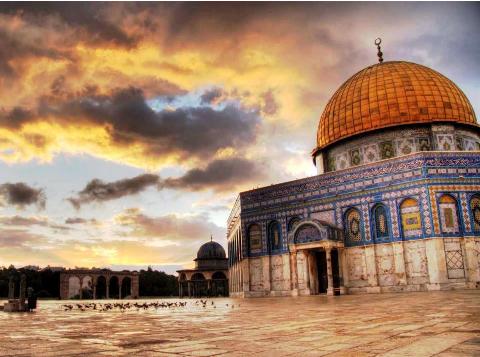 القدس: إسرائيل تلعب بالنار...  أشرف العجرمي