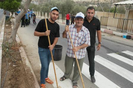 احياء يوم النظافة العالمي في بلدة علار شمال طولكرم