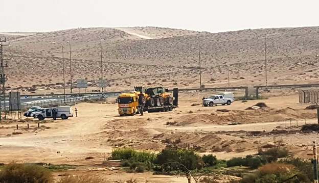 النقب المحتل.. قوات الاحتلال تجبر فلسطينيا على هدم منزله