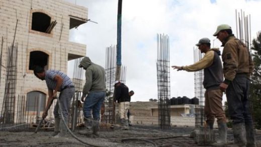 جهاز الإحصاء : تدني نسبة أجور العمال في الضفة والقطاع