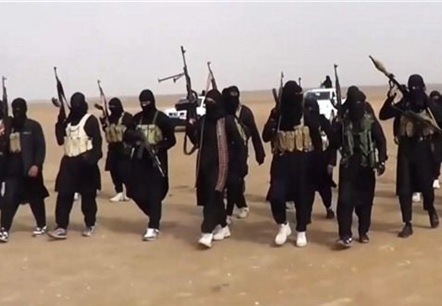 اتهام 3 أشخاص في ماليزيا بمحاولة الانضمام إلى 