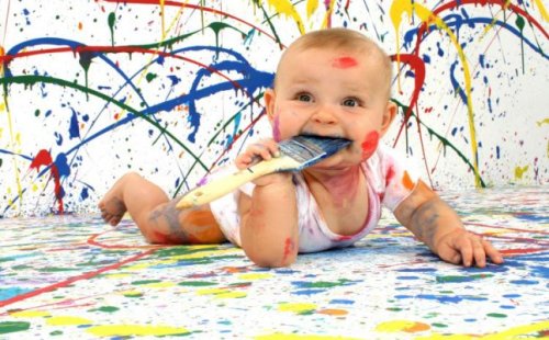 كيف تعلمين طفلك الرسم 