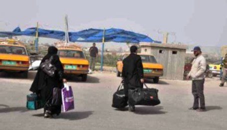 اريحا.. الاحتلال يمنع 10 مواطنين من السفر عبر الكرامة