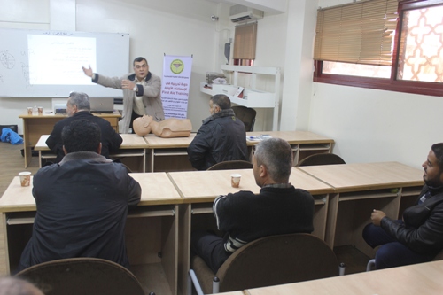 بلدية غزة تختتم دورة في الإسعافات الأولية لعدد من موظفيها