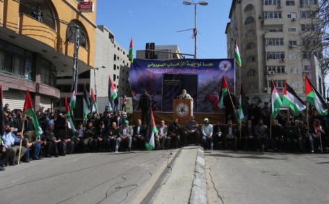 خلال مسيرة حاشدة بغزة دعت لها حركة الجهاد.. عزام: إحراق الاحتلال للمساجد والكنائس دليل إضافي على إرهابه