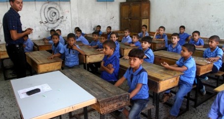 اللجان الشعبية: سنعلن عن برنامج للاحتجاج على محاولة تغير مناهج التعليم بالأونروا