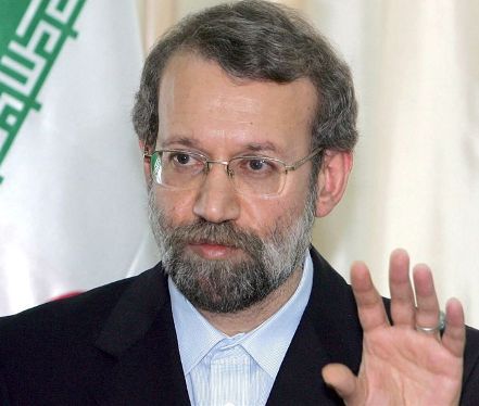 لاريجاني يدعو الحكومة الباكستانية للمساعدة بإطلاق سراح جندي إيراني