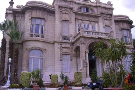 العثور على 12 جسما مشبوها في جامعة عين شمس