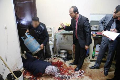 غزة...  قاتل المغدورة حسنين يمثل جريمته بحضور النيابة