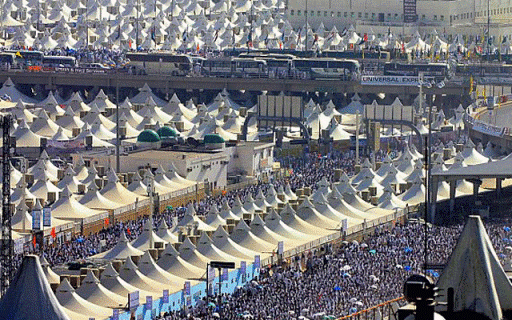 الحجاج إلى منى لقضاء يوم التروية