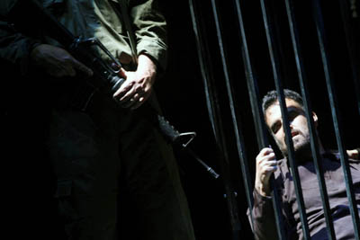 كماشة في الزنزانة.. خالد معالي