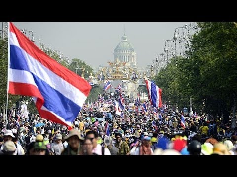 المؤيدون والمعارضون يحشدون انصارهم في تايلاند قبل الانتخابات