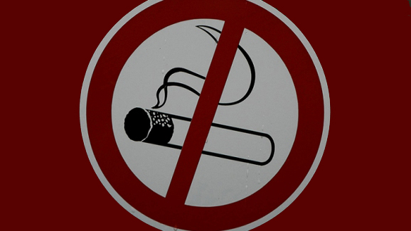 ألمانيا تفرض غرامة مالية خيالية للمدخنين على شرفات منازلهم